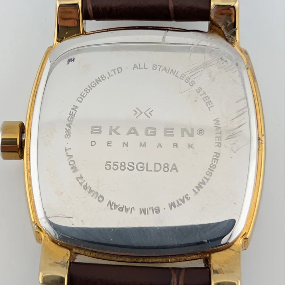 Y2K Skagen 558SGLD8A White MOP Dial Crystal Bezel Gold Tone Watch 30mm 7.5
